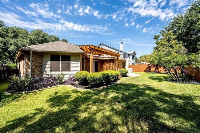 Building Photo - 10905 Claywood Dr