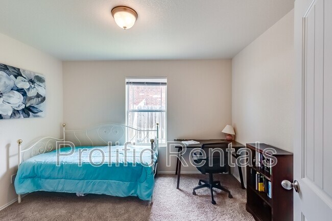 Building Photo - 5102 Screaming Eagle Cir