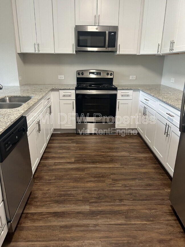 Building Photo - 212 Stone Cir