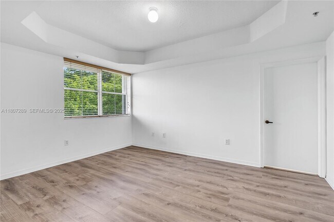 Building Photo - 6700 NW 114th Ave