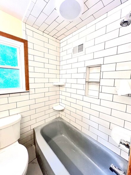 Building Photo - 35 Broadway, 2