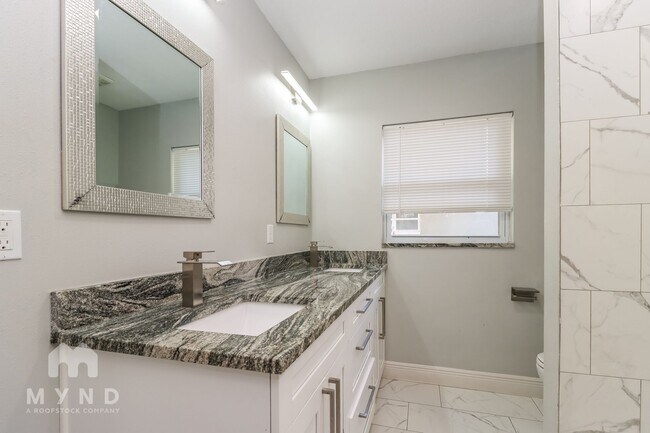 Building Photo - 1560 Palmetto St