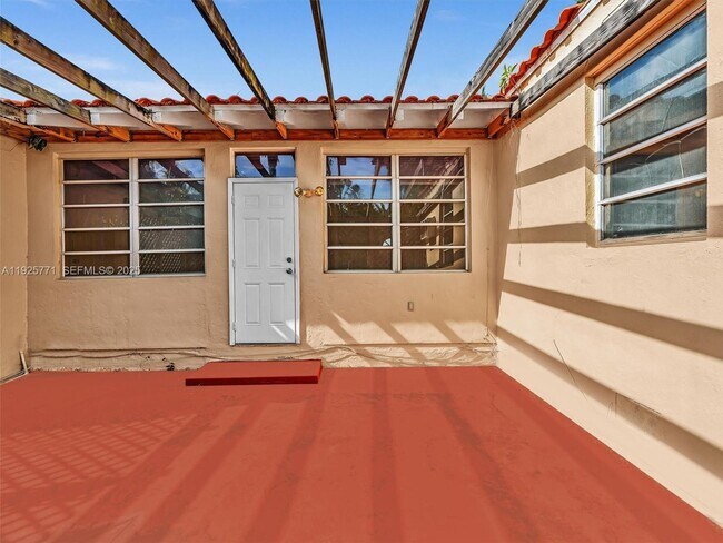 Building Photo - 2443 Meridian Ave