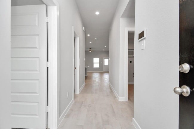 Building Photo - 15611 Kirkton Raye Dr