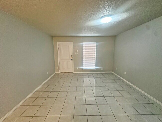 Building Photo - 1311 Hortencia Ave