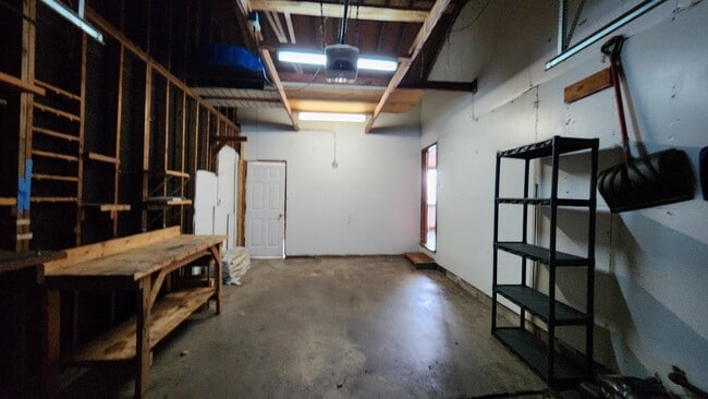 Building Photo - 2421 Adler Cir