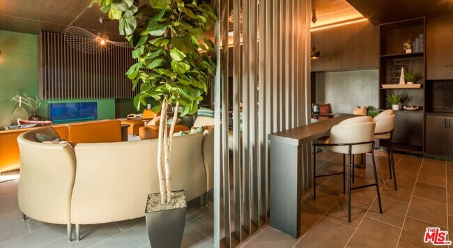 Building Photo - 10375 Washington Blvd