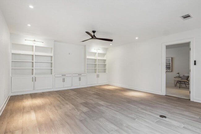 Building Photo - 40 River Hollow Ln