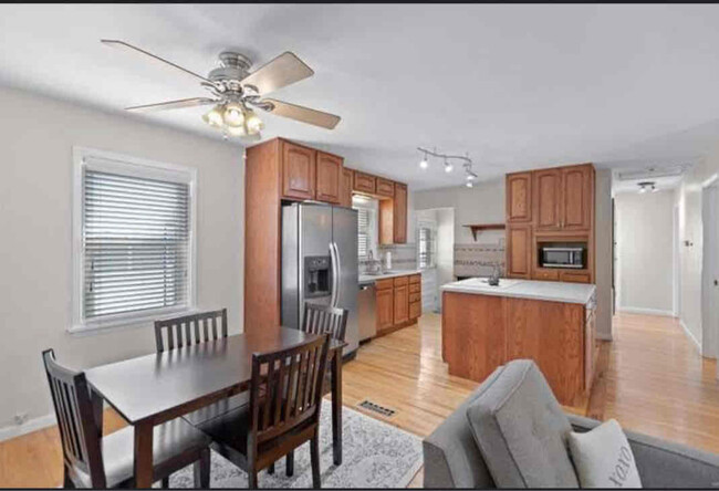 Building Photo - 10110 Dandridge Dr