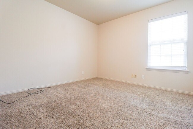 Building Photo - 3 Bed 2 Bath Home in Collinsville *Price D...