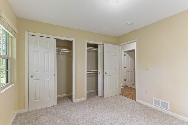 Building Photo - N7439 Mariner Hills Cir