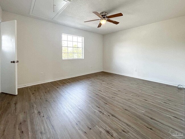 Building Photo - 2119 Langley Ave