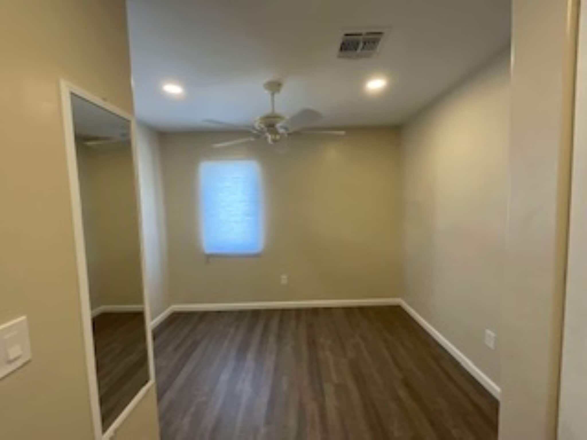 Bedroom - 1214 E Elm St
