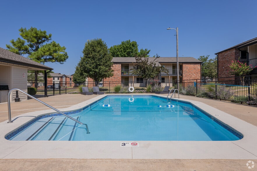 Primary Photo - Isabella at Norman Apartments