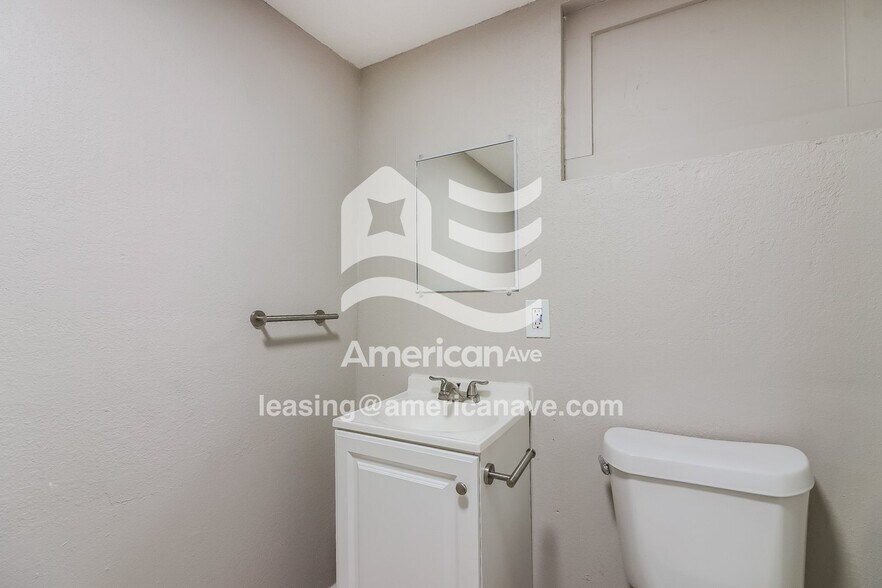 Building Photo - 7025 Monroe Ave