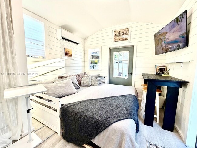 Building Photo - 3601 SW 32nd Blvd