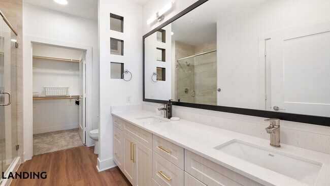 Building Photo - 108 N US Hwy 377