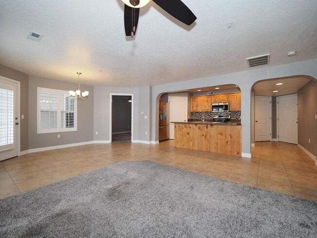 Building Photo - Beautiful Daybreak Condo