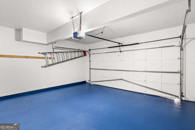 Building Photo - 529 Eastland Dr