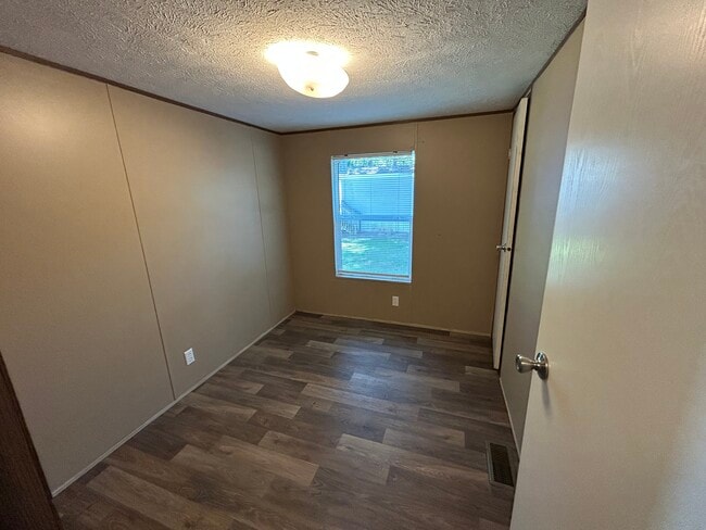 Building Photo - 1045 Teneile St