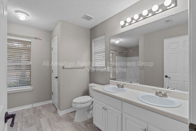 Building Photo - 917 Lajolla Ln