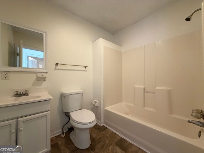 Building Photo - 2933 Coffer Dr