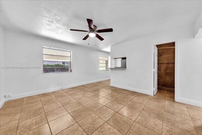 Building Photo - 6221 SW 35th St