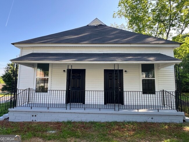 Primary Photo - 105 School St