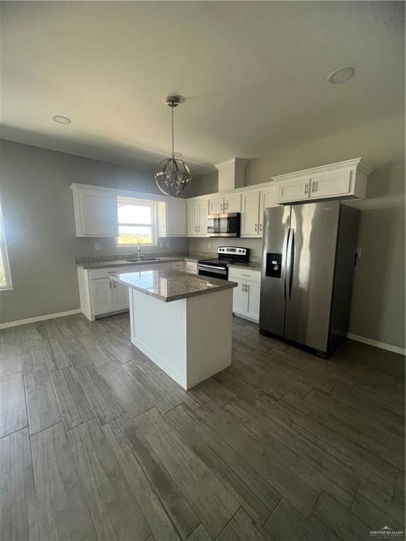 Building Photo - 2112 Redbud Ln