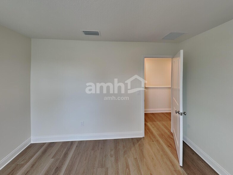 Building Photo - 5678 Oesterle Rd