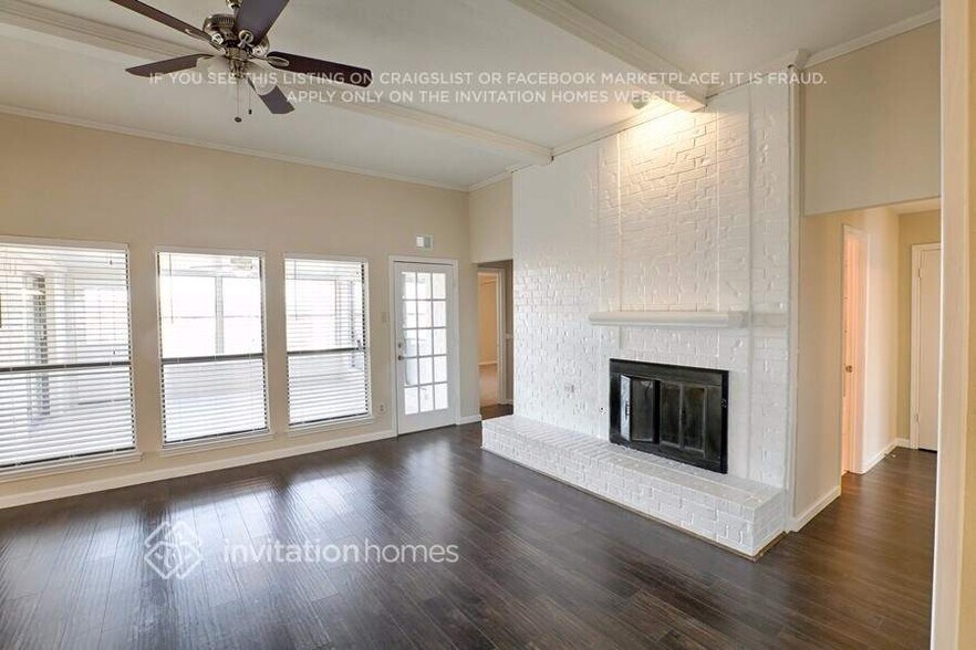 Building Photo - 1717 Brighton Dr