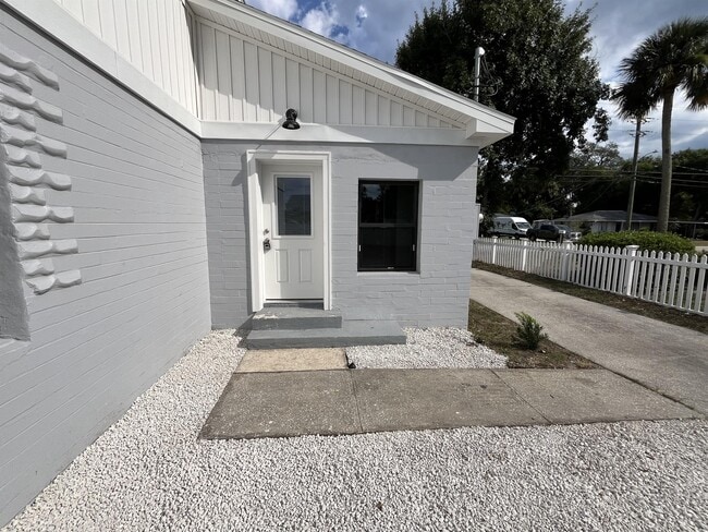 Building Photo - 119 Dixwood Ave