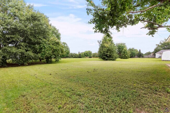 Building Photo - 308 Peach Blossom Rd