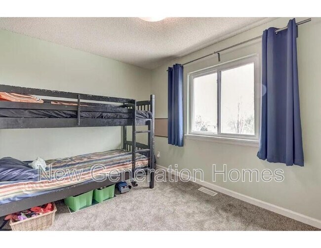 Building Photo - 4245 Sabin Ct