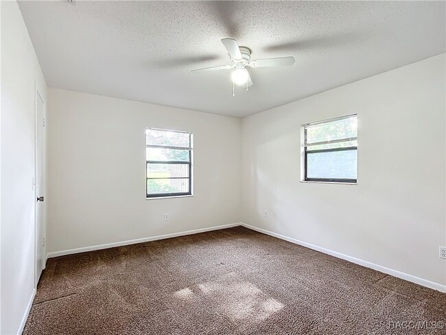 Building Photo - 1237 N Lion Cub Point