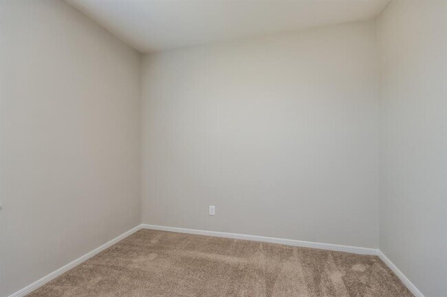 Building Photo - 25381 Cypress Bend Dr