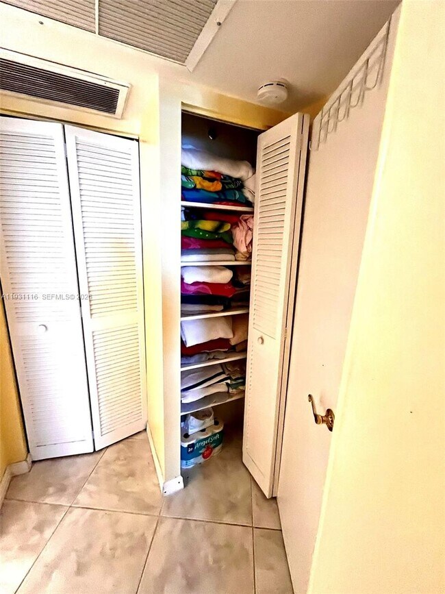 Building Photo - 3180 S Ocean Dr