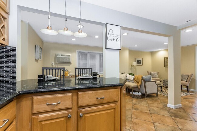 Building Photo - 102 Broughton Ave