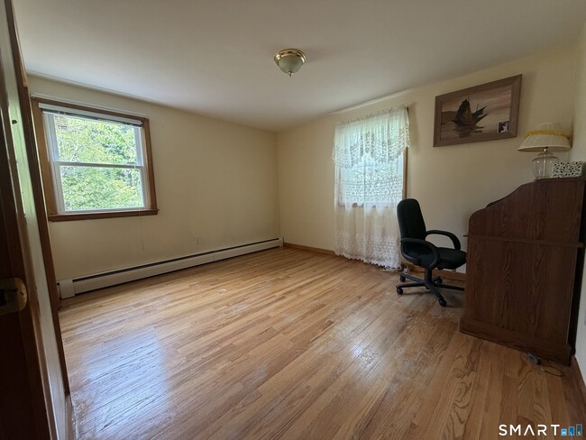 Building Photo - 133 Pinehurst Ave