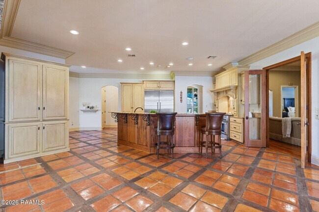 Building Photo - 100 Stone Creek