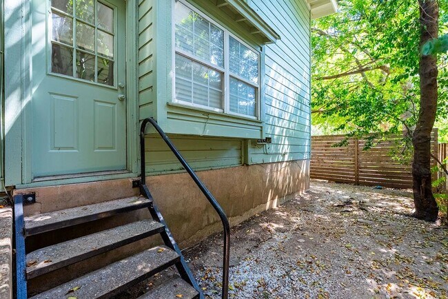 Building Photo - 1514 Forest Trail