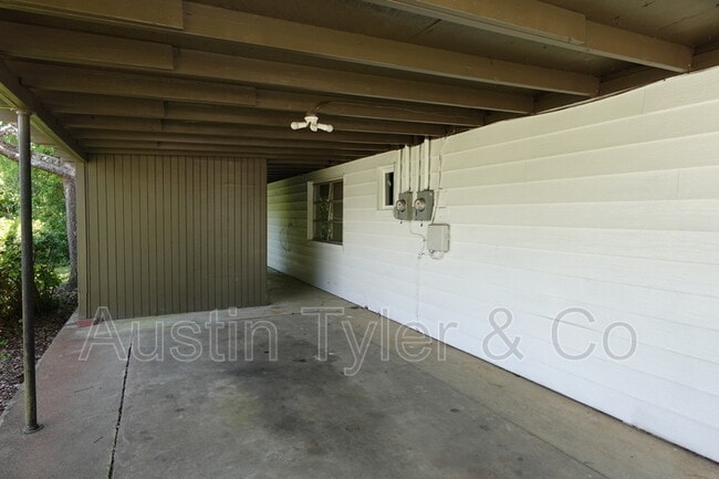Building Photo - 2984B Smith St