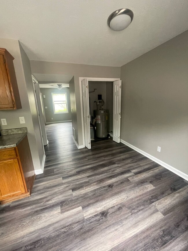 Building Photo - 490 Garden City Dr