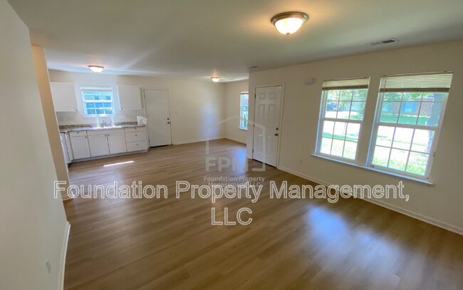 Building Photo - 3966 Battlefield Dr