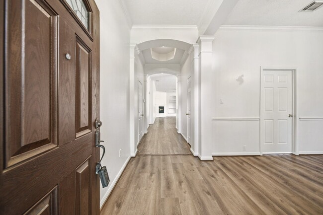 Building Photo - Peaceful Single-Story Home with Updated Flooring & Included Appliances