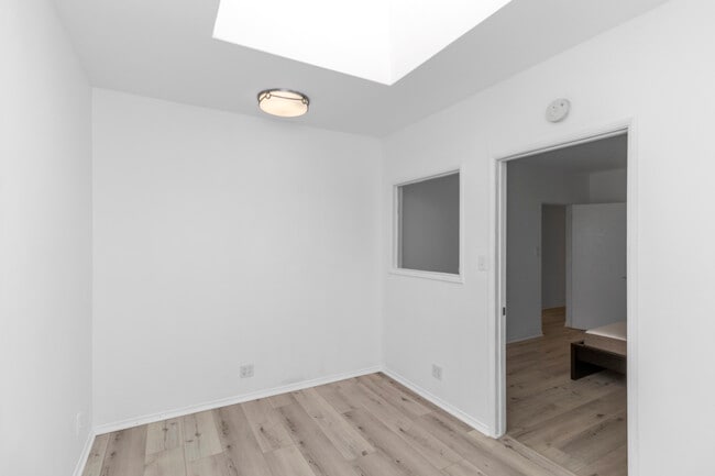 Building Photo - 161 N Willaman Dr