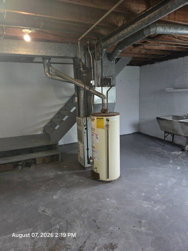 Building Photo - 1455 Struble Ave NE