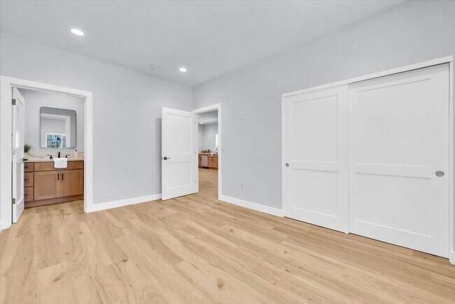 Building Photo - 114 N Cornell Ave