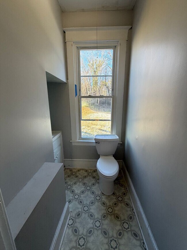 Building Photo - Charming 4bdrm/1.5bth Home Located in Richmond's North Highland Park w/Balcony!!