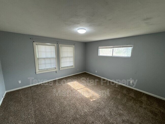 Building Photo - 509 Stimpson St